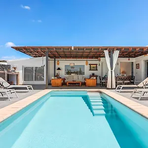 https://villa-patos.in-canary-islands.com